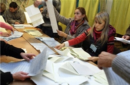 Quốc tế hoan nghênh bầu cử sớm tại Ukraine